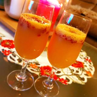 Přejeme vám krásné zakončení pracovního týdne! 🥂 #koreniskypala